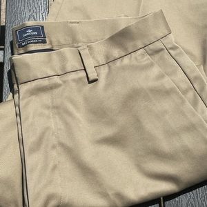 Dockers Khakis Size 33x30